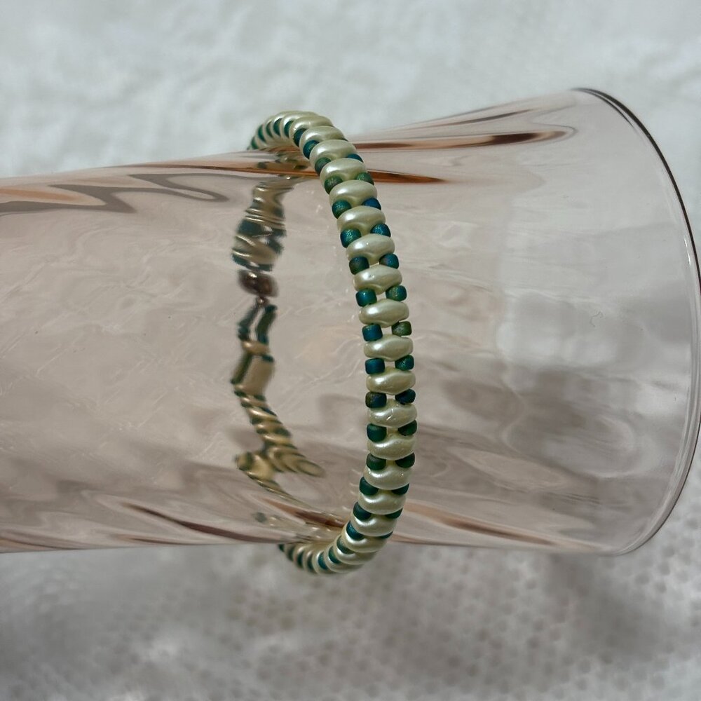 Handmade Double-Hole Cream Green Seed‎ Bead Bracelet 6.5” Magnetic Clasp Boho